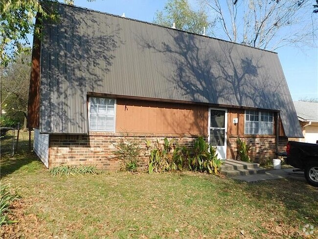 Building Photo - 1210 E Wallace St Rental