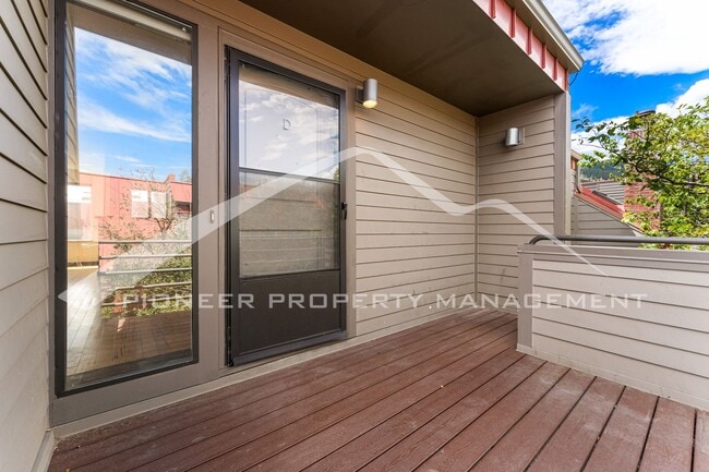 Photo - 780 Walnut St