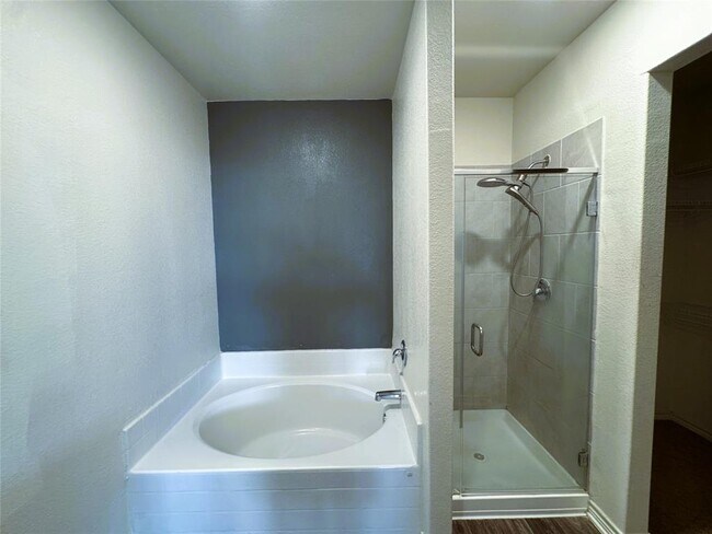 Photo - 356 Cres Park Dr