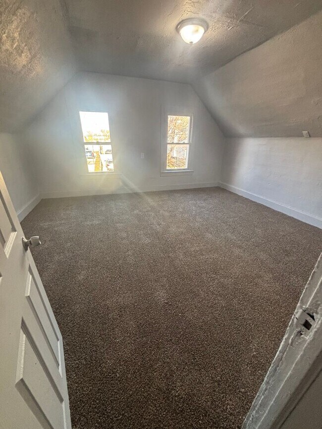 Photo - 3147 W 54th St Unidad UP