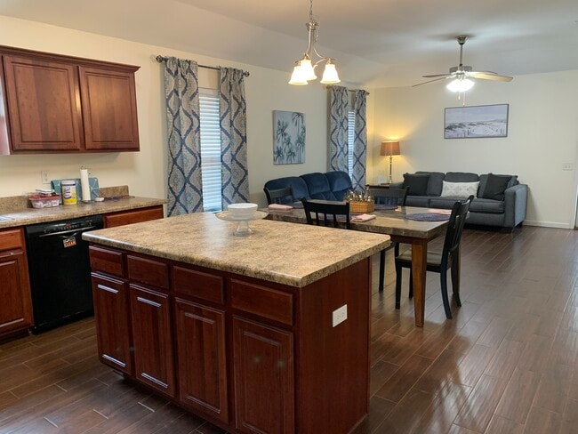 Photo - 1979 Crosscreek Cir