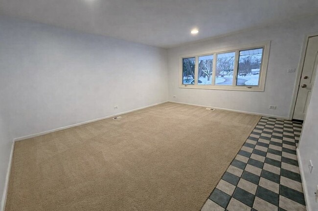 Photo - 470 Northview Ln