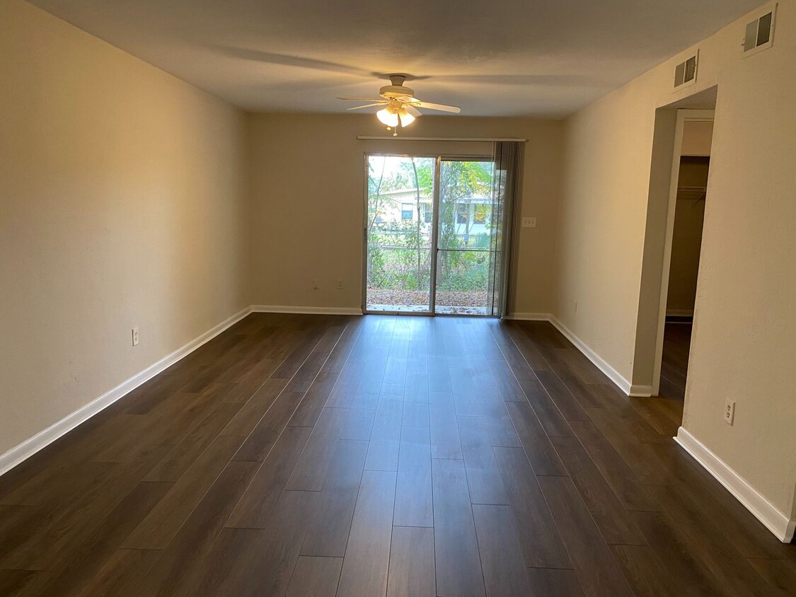 3/2.5 Recently updated townhouse close to ... - 3/2.5 Recently updated townhouse close to ...