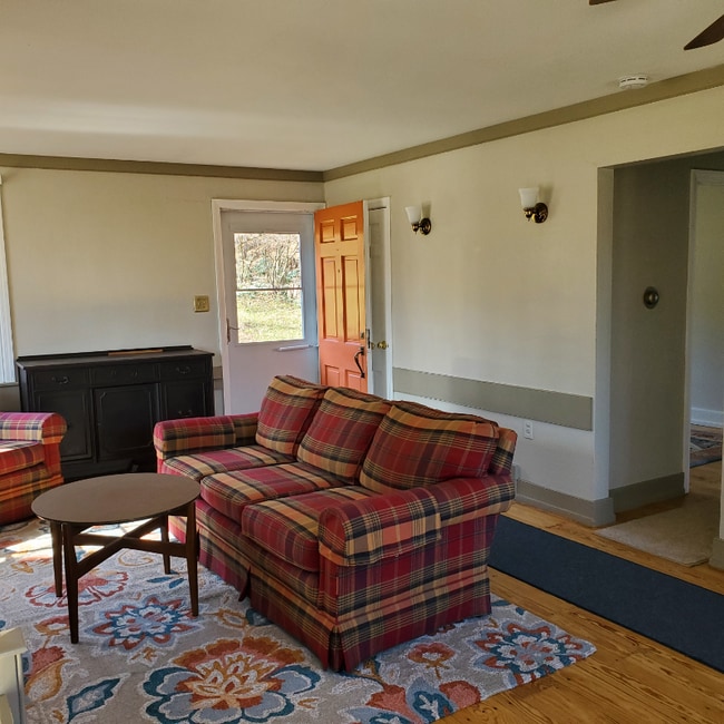 Photo - 1098 Creek Rd