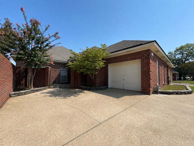 Photo - 6121 Bell Rd Manor
