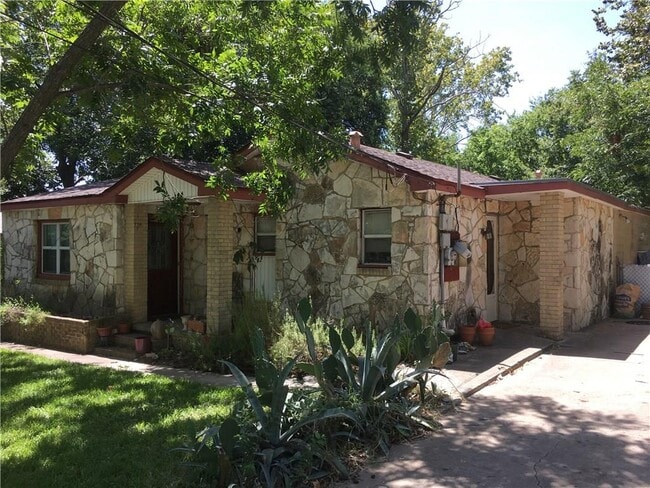 507 Middle Ln