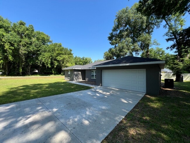 Photo - GORGEOUS 3 Bedroom, 2 Bathroom Home in Ocala!! Move In Ready!!!