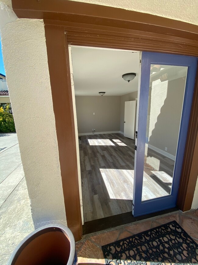 1357 E Orange Grove Blvd Unidad 1357 Orange Grove