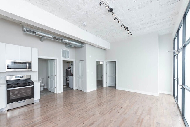 Photo - 2000 W 22nd Pl Unidad 1E