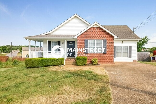Building Photo - 3 Bedroom Pet-Friendly Home in La Vergne, TN with Main Street Renewal