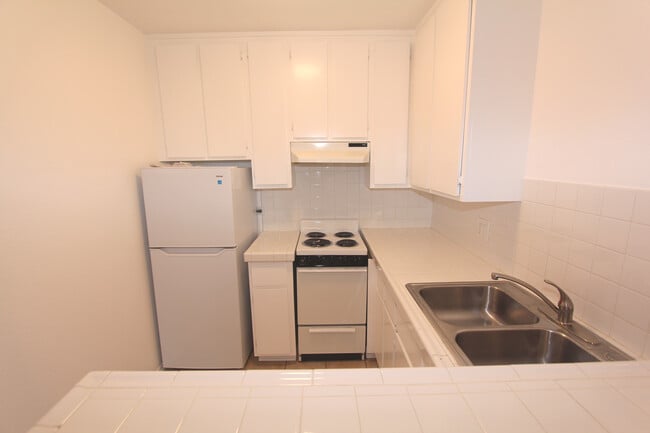 Photo - 18554 Collins St Unit 203