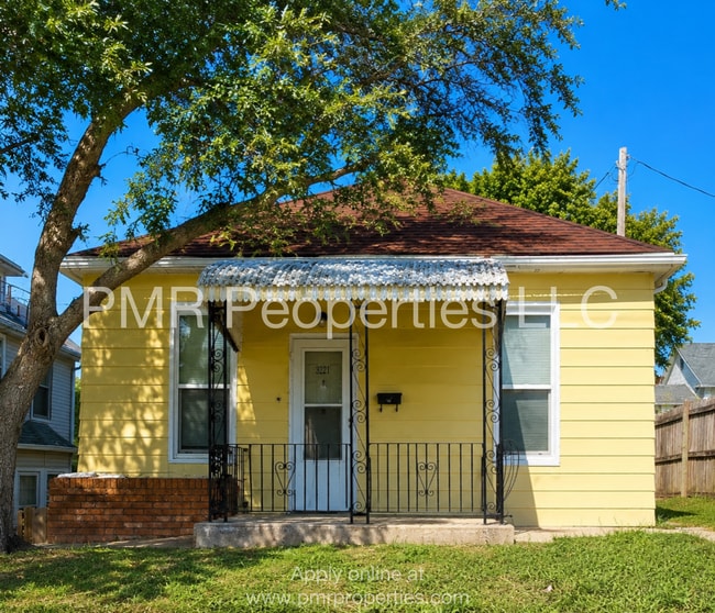 Building Photo - 2 Bedroom/ 1 Bathroom House