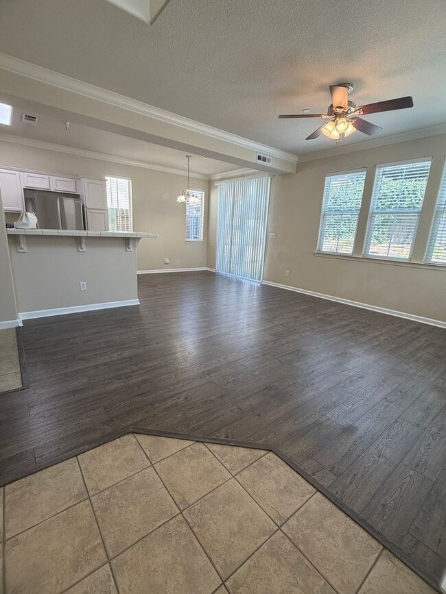 Building Photo - 3bd/2.5ba townhome in Shasta View Gardens