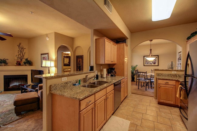 2550 E River Rd Unit 3202