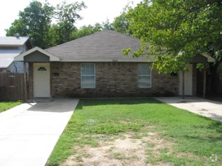 Building Photo - 3103 N Crump St Unit 3103 N Crump St. Rental