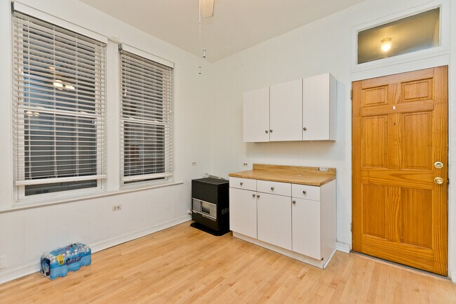 Photo - 1037 S Racine Ave