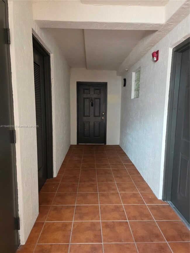 Photo - 650 Palm Ave Unit 2-B6
