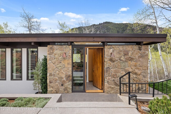 Photo - 284 Eastwood Rd