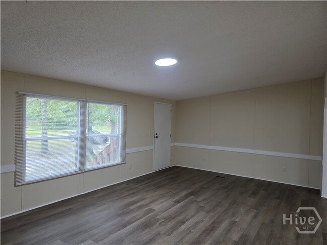 Photo - 311 Mockingbird Dr