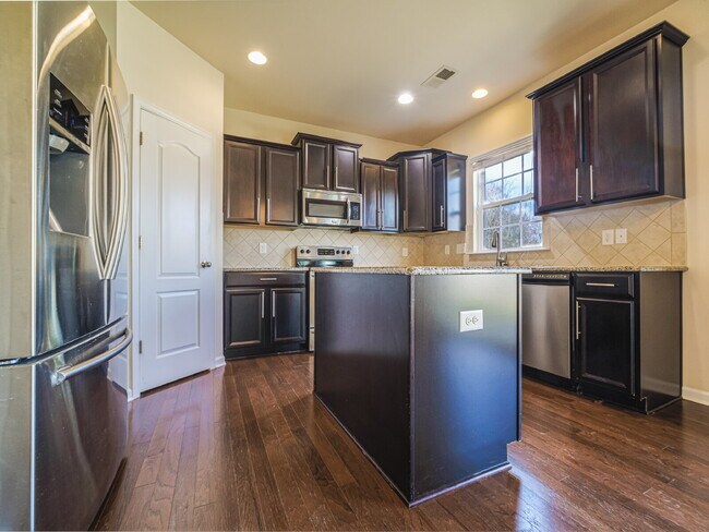 Photo - 1089 Wallace Lake Rd