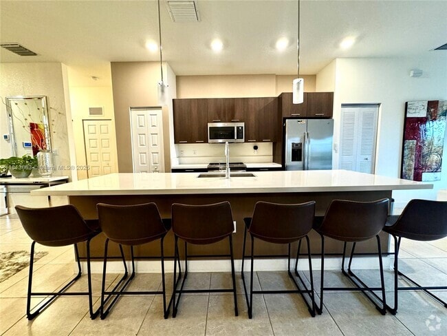 Building Photo - 8175 NW 104th Ave Unit 21 Rental
