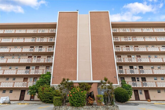 Photo - 301 NE 14th Ave Unit 307