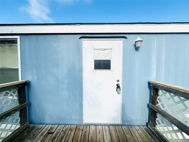 Photo - 9012 Spruce St