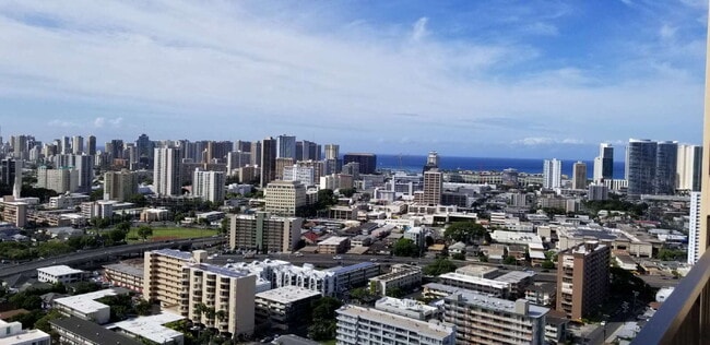 Photo - Spacious high floor 1BR/BA, 1pkg & Den - Makiki Unit 2901
