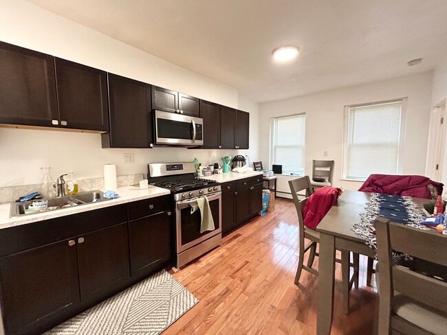 Photo - 66 Hammond St Unit 3