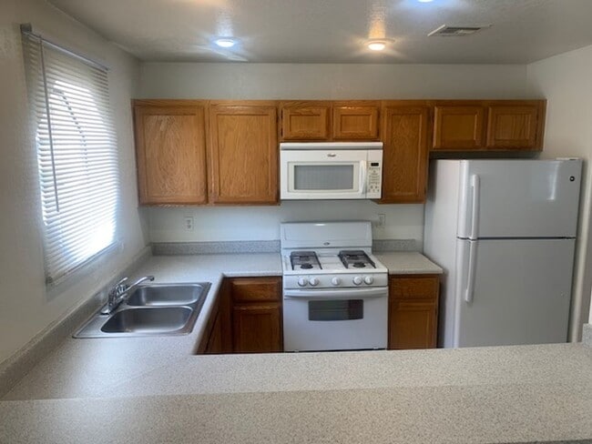 Photo - GREAT GATED COMMUNITY 2 BEDROOM -2 BATH -LOCATED CENTRALLY!!!