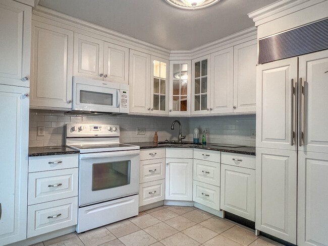 Photo - 102 Raymbault Dr