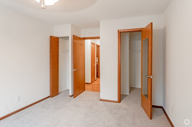 1BR, 1BA - 625 SF