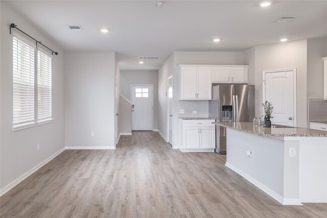 Photo - 445 Shiner Ln