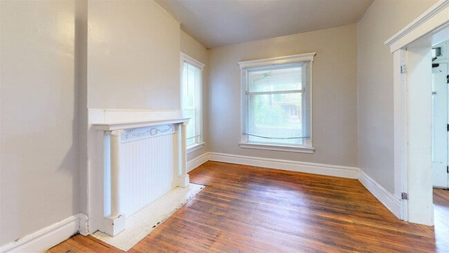 206 W 8th Ave