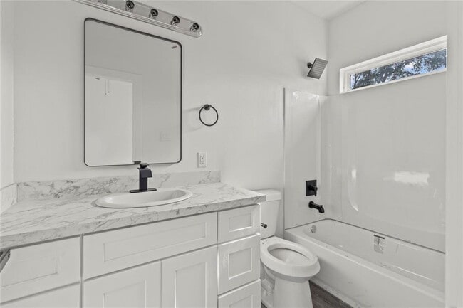 Building Photo - 8501 Denby St