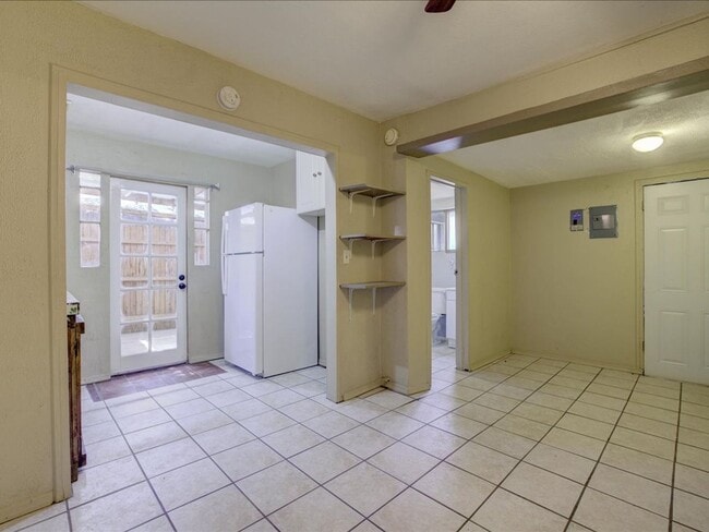 Photo - PRICE REDUCTION!!! ALL UTILITIES INCLUDED!
