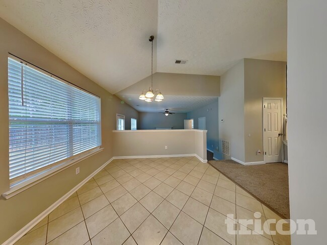 Photo - 717 Overlook Crest