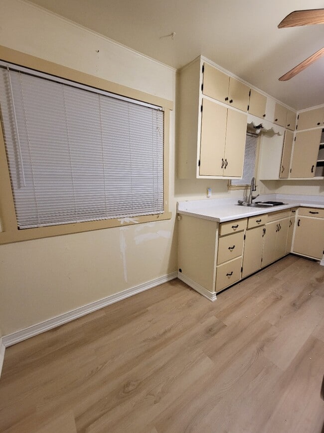 Photo - 1408 Torney Ave