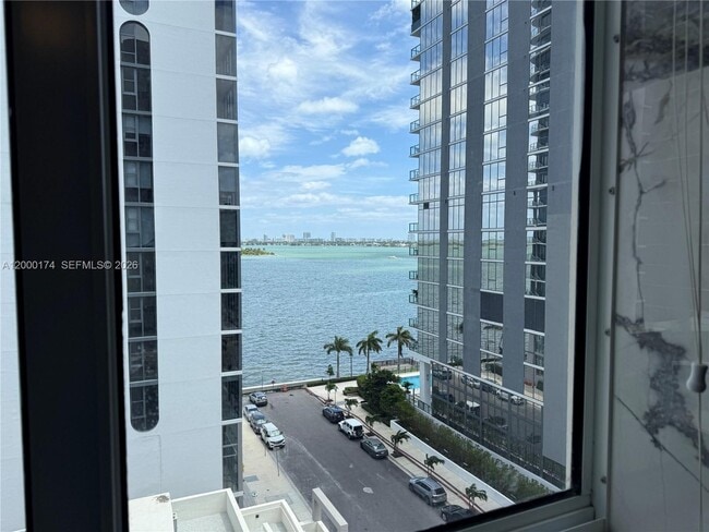 Photo - 601 NE 23rd St Unidad 903