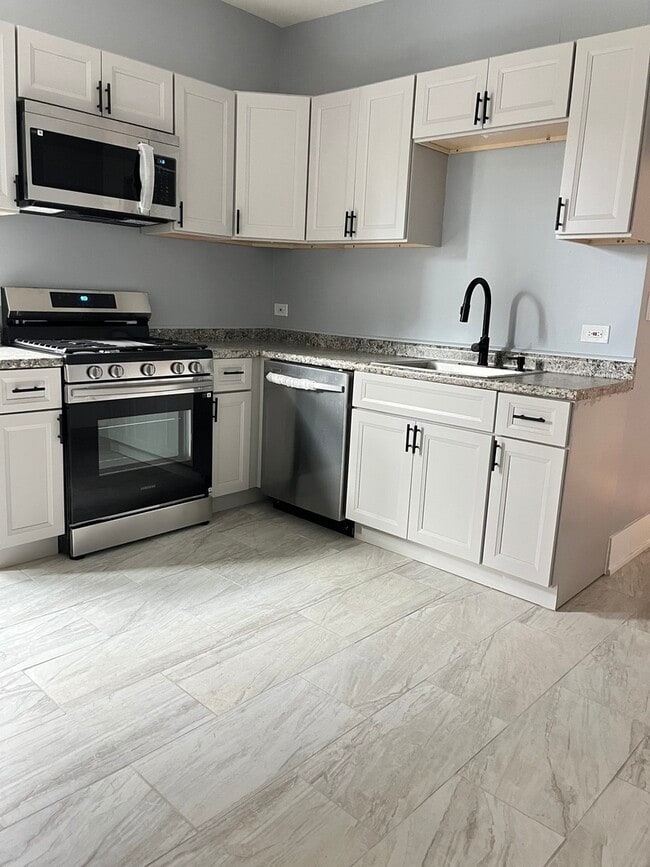 Photo - 3821 W Fillmore St