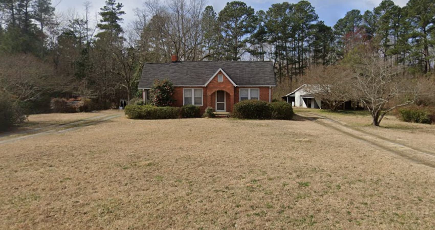 Beautiful Vintage Brick Home on 4.8 Acres - Beautiful Vintage Brick Home on 4.8 Acres
