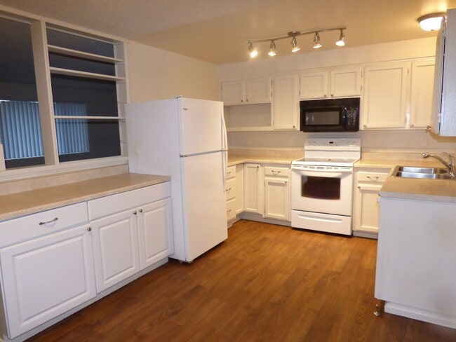Photo - 3 bed 1 bath House