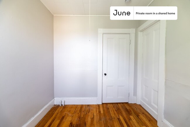 Photo - Room in Shared 4 bed/1 bath home Unit D