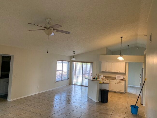 Photo - 2832 Oak Shore Rd