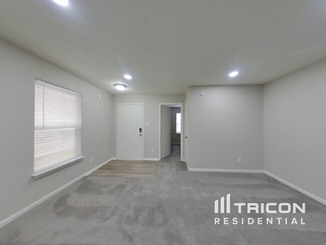 Photo - 1730 Elijah Blue Dr