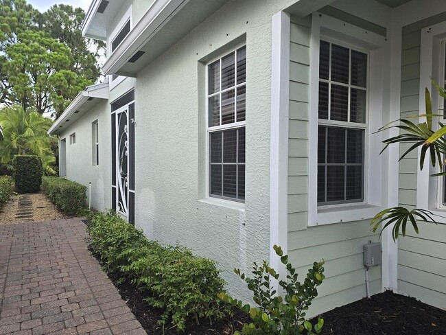 Photo - 1463 SE Tidewater Pl