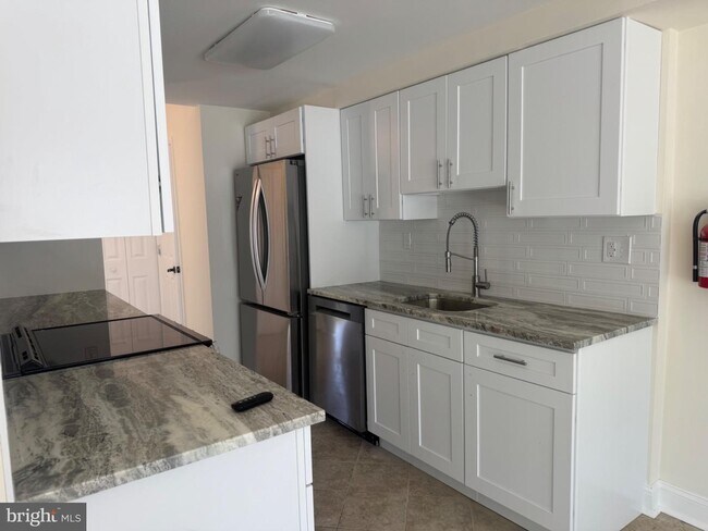 Photo - 220 Deerpark Ct