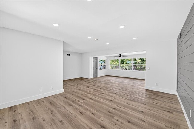 Photo - 2141 Indian Ave S