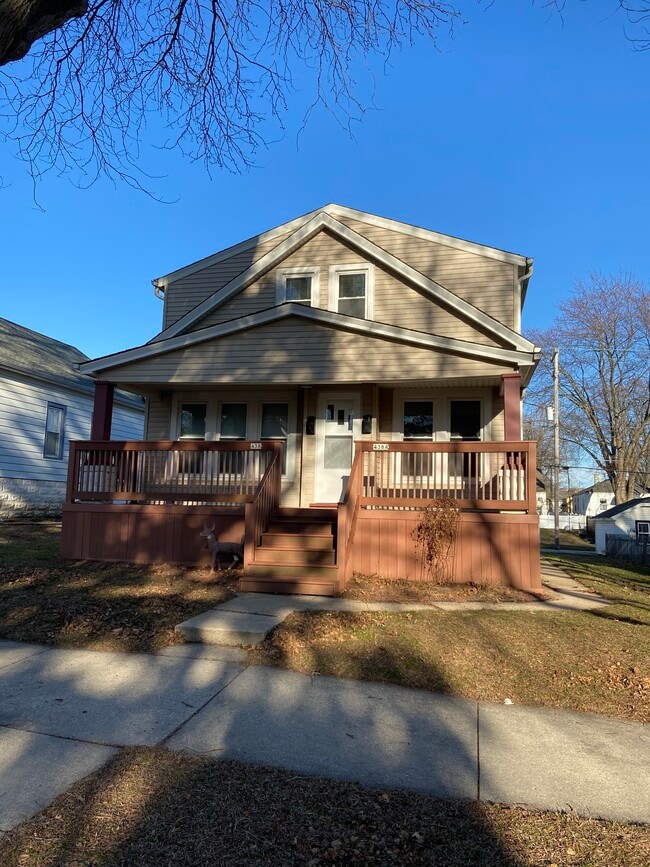 Upper Unit - 438 S 65th St