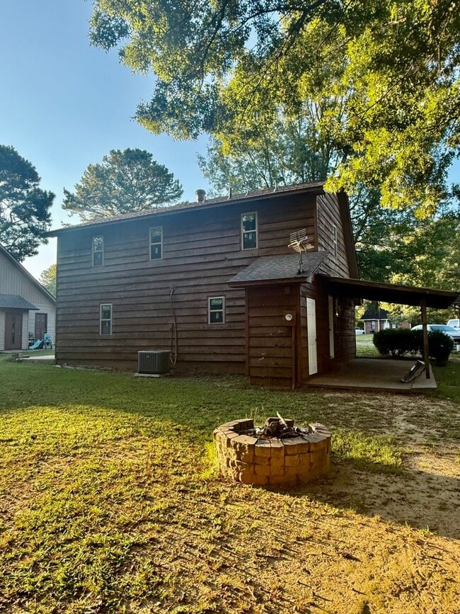 Photo - 92 Sycamore Cir